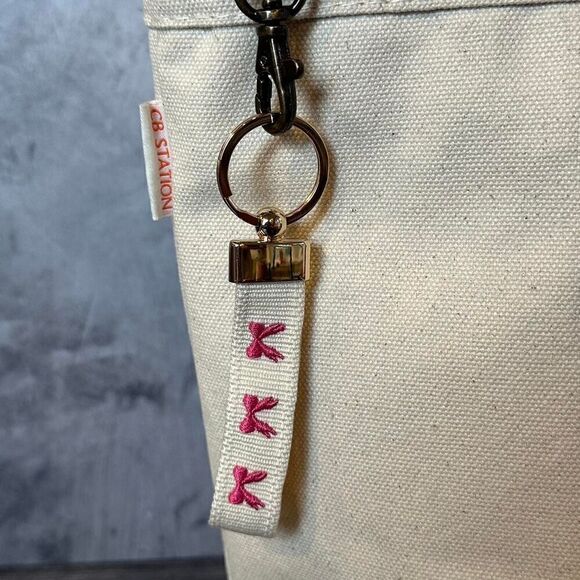 bow embroidered keychain brand new - Picture 2 of 2
